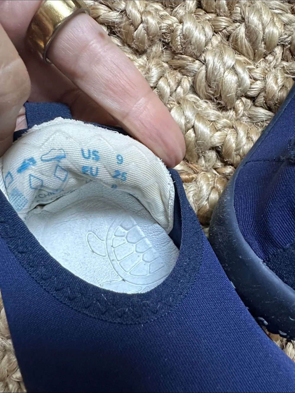 Jan and Jul water shoes